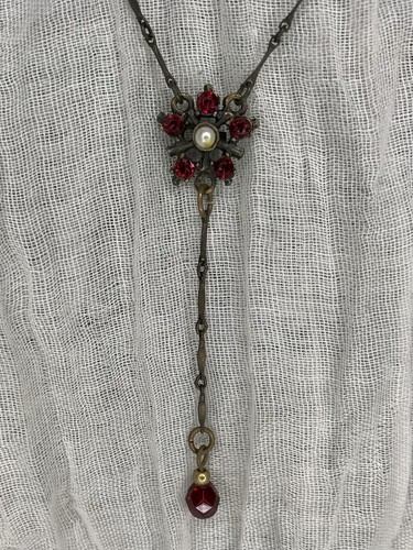 Vintage 90er Y2k Lariat Y Halskette weinrote Perle Messing signiert EH von Nordstrom - Bild 3 von 13