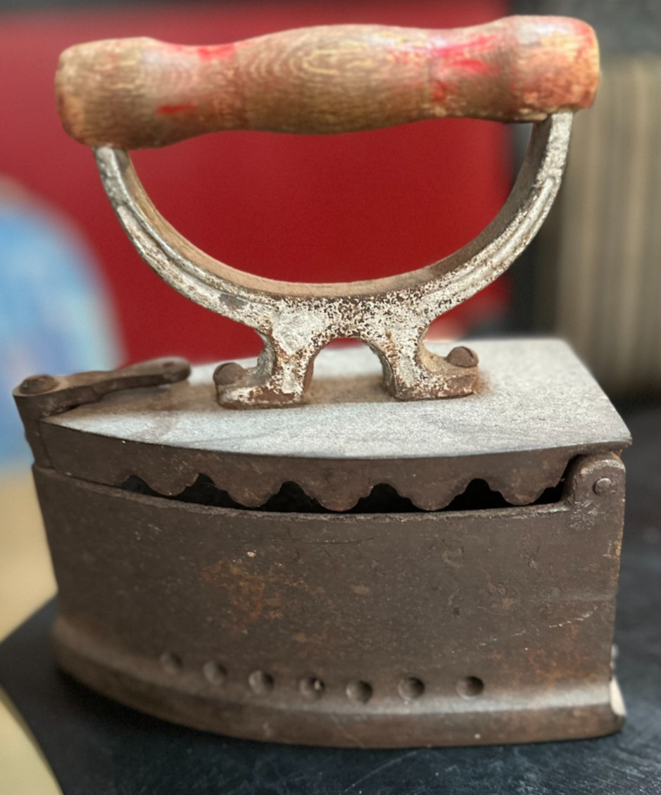 IRON antique 19th century cast iron coal charcoal clothes vintage