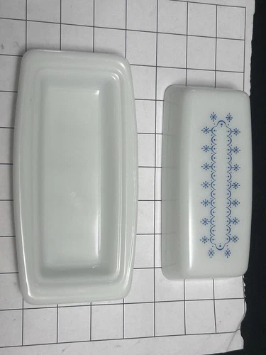 Pyrex Vintage Snowflake Garland Blue Covered Butter Dish & Lid #72-B Excellent