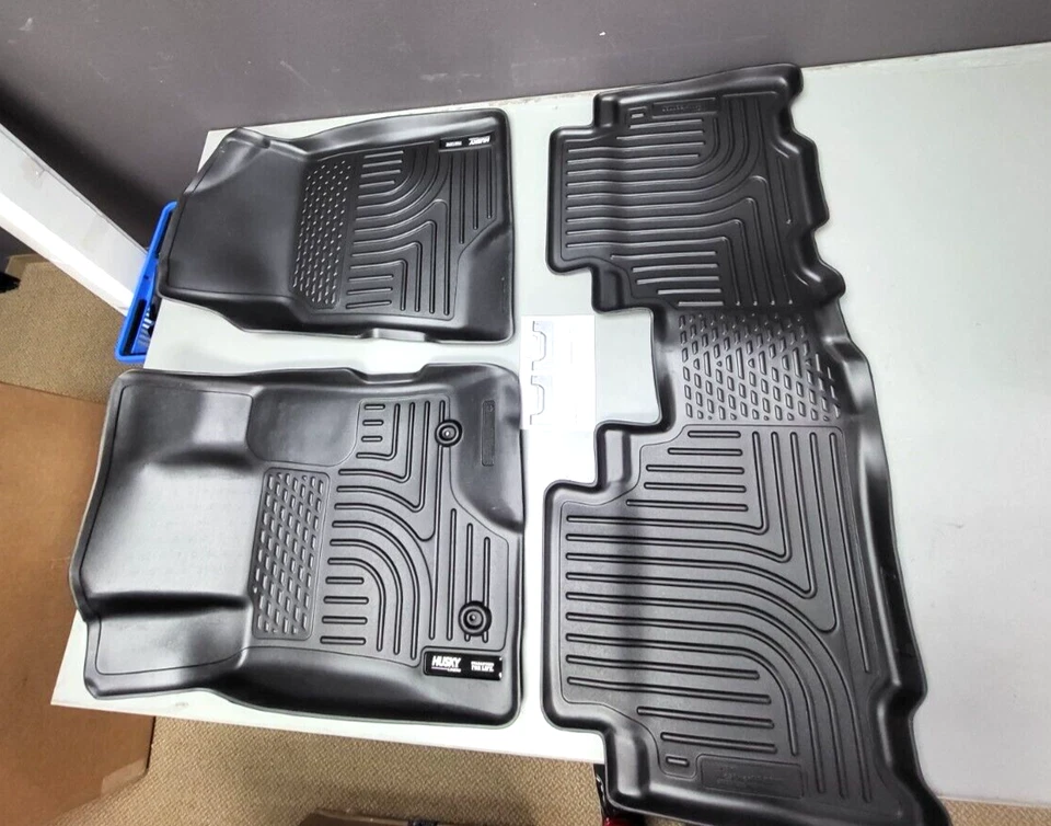 Husky Liners for 2012-2016 Chevrolet Weatherbeater Front & 2nd Seat Floor Liners Foto 2 de 4