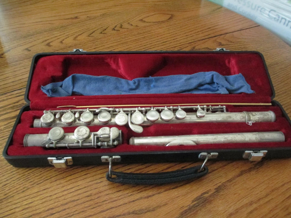 Flauta Lauren 40723 con estuche rígido y paño de limpieza Foto 3 de 4