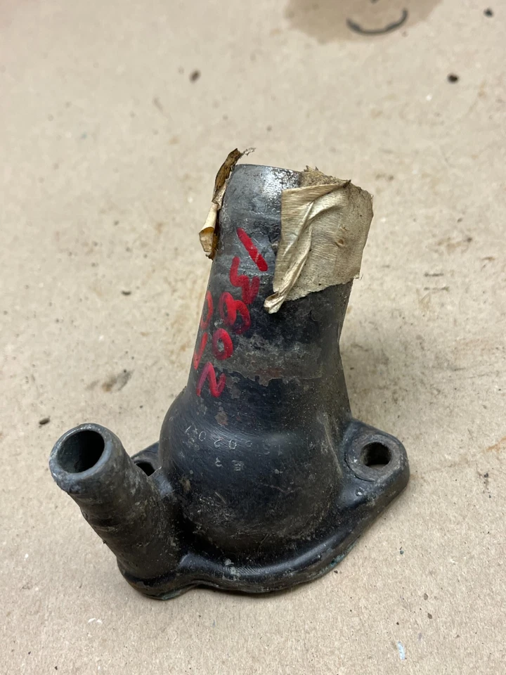 CARCASA TERMOSTATO SALIDA AGUA SKYLARK USADO BUICK 1967 70 71 72 73 GS 1380207 Foto 2 de 4