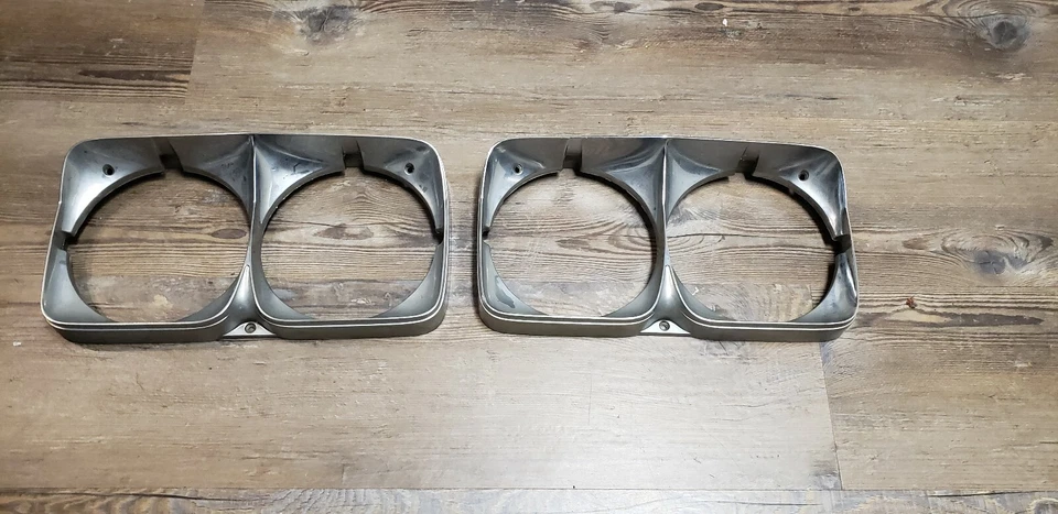 1969 1970 CADILLAC ELDORADO HEADLIGHT DOORS CHROME BEZELS PAIR  GM OEM - Image 3 of 4