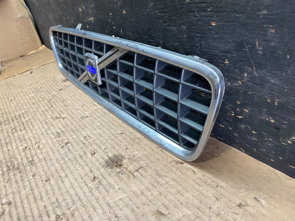 Parrilla superior delantera Volvo S40 2005 2006 2007 08620116 OEM S5754 DG Foto 2 de 4