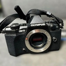 OLYMPUS OM-D mirrorless single-lens camera