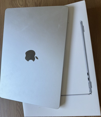 Apple MacBook Air M2 13.6in 16GB RAM 512GB SSD Silver 