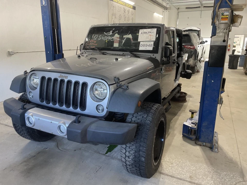 Medidor de velocímetro usado se adapta a: Jeep Wrangler Cluster Rubicon 2016 120 MPH con vehículo Foto 2 de 4