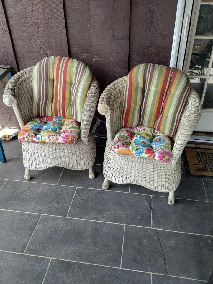 2 sillas asimétricas de mimbre muelle 1 cesta cubo ratán colección jamaicana 2 piezas Foto 3 de 4