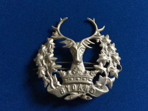 WW1 British Army Gordon Highlanders Glengarry Cap Badge BYDAND