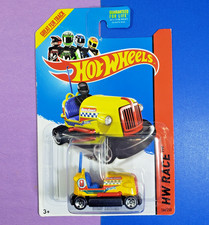 2014 Hot Wheels ~ BUMP AROUND ~ HW Race: Track Aces ~ 166/250 ~ Bumper Car