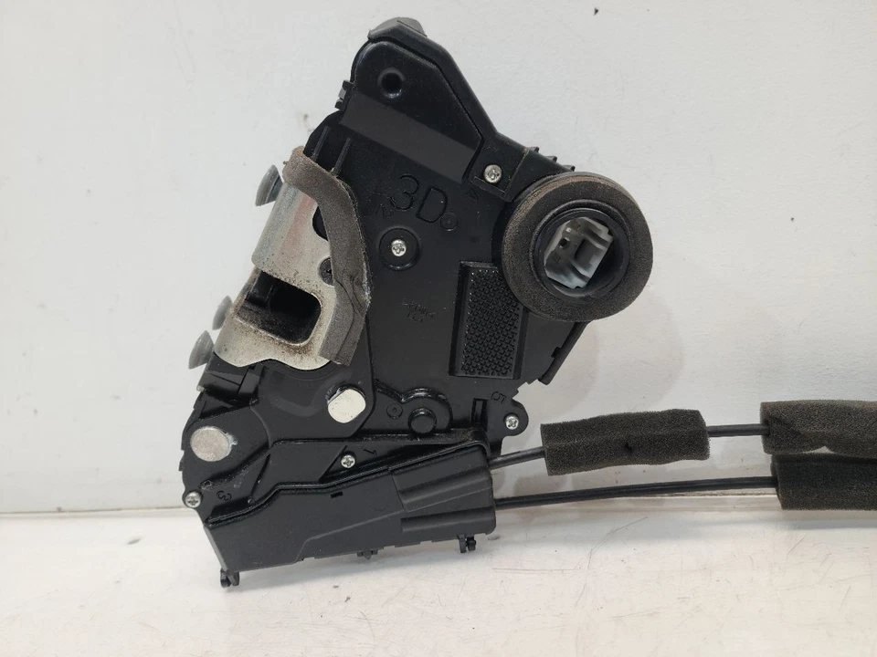 Toyota Yaris 2007 (sedán) pestillo de puerta delantera izquierda para conductores - eléctrico Foto 2 de 4