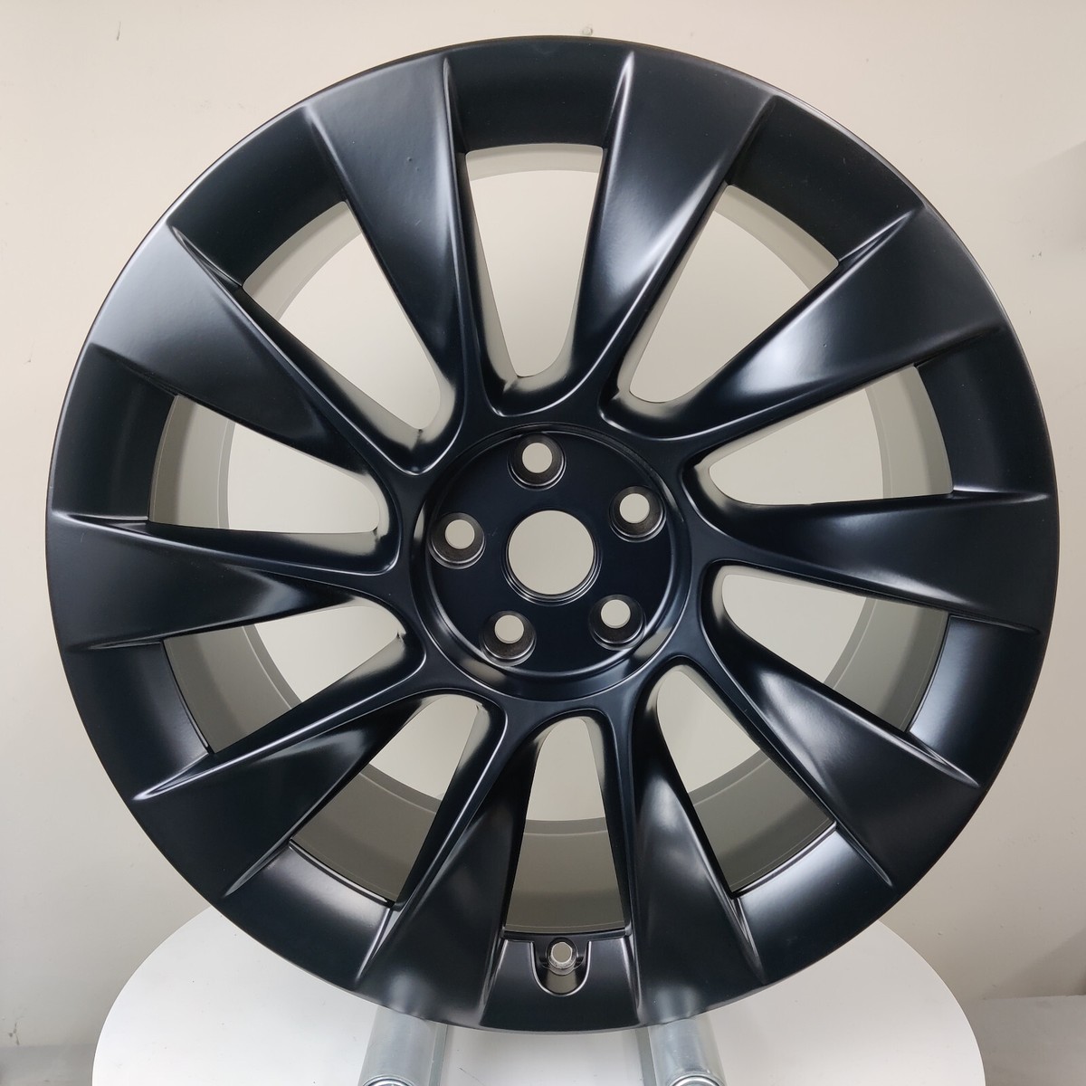 TESLA MODEL Y 20 