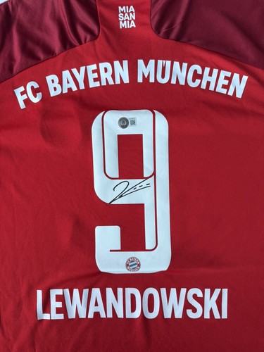 ROBERT LEWANDOWSKI Signed Bayern Munich Adidas Jersey Autograph Beckett Witness - Picture 2 of 8