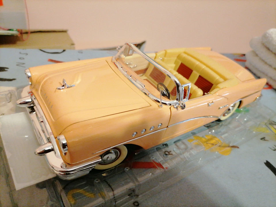 Buick Century (1955) Solido Scala 1/18 - Immagine 2 di 4