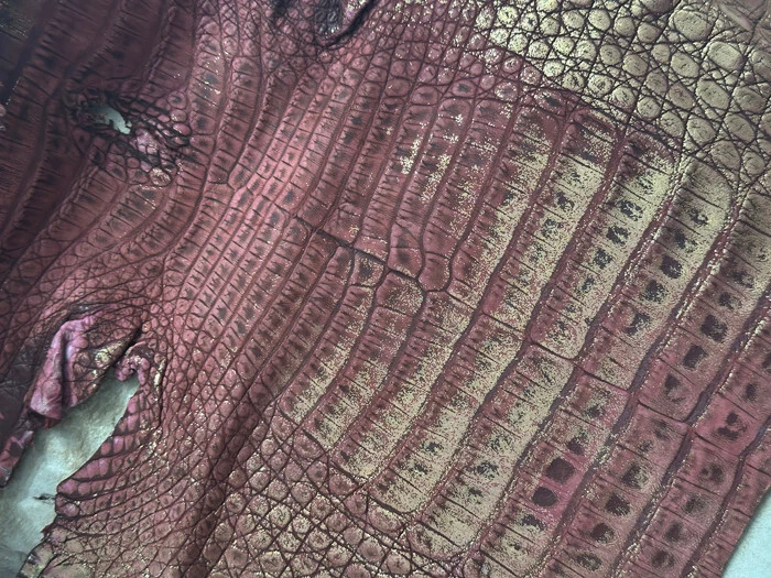 Ouro vermelho metálico genuíno barriga de crocodilo caimão couro pele de jacaré 477 - Imagem 4 de 4