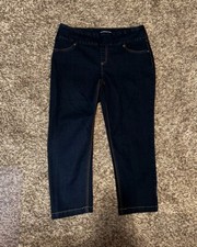 Women  s Capri Jeans Size 10