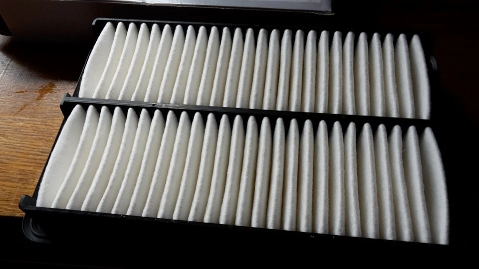 FILTRO DE AIRE HYUNDAI SONATA GENUINO HYUNDAI 2.0 2.2 litros TCI 2006 en 281133K100 Foto 2 de 4