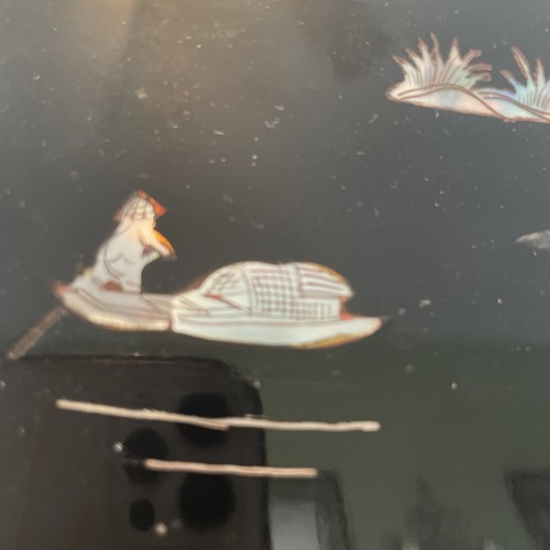 Coppia di appendiabiti da parete vintage asiatici orientali madreperla intarsiati laccati neri - Foto 6 di 6