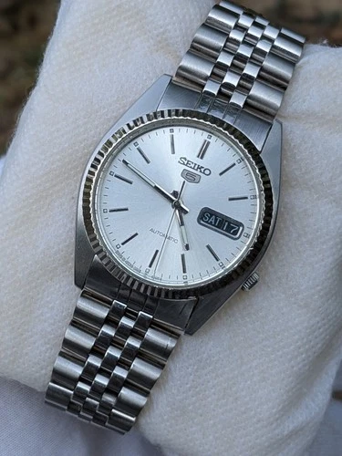 Rare vintage Seiko 5 automatic day date 7009-3110 men's watch Japan
