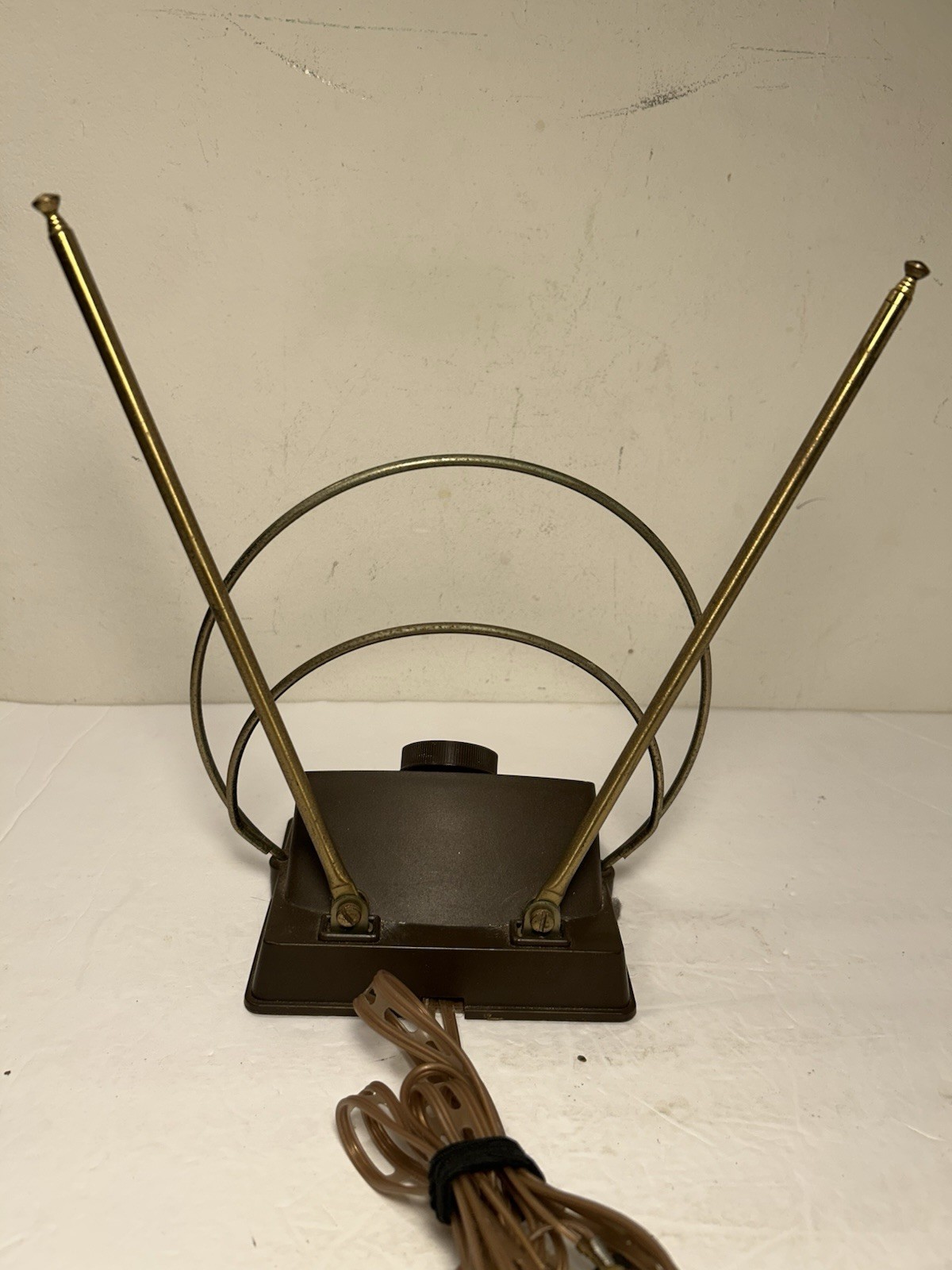 Rembrandt TV Vintage Antenna Art Deco Atomic Age Rabbit Ears MCM VHF UHF FM