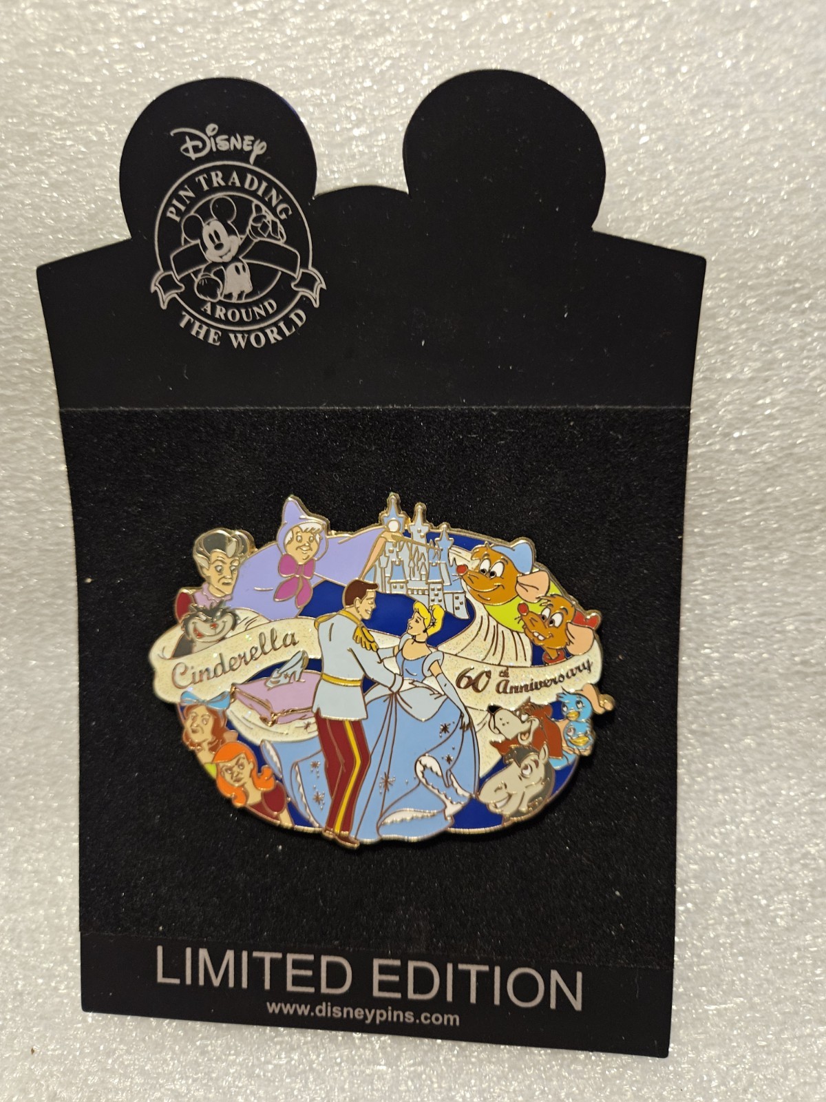Disney Cinderella Limited Edition Jumbo Pin Rare!