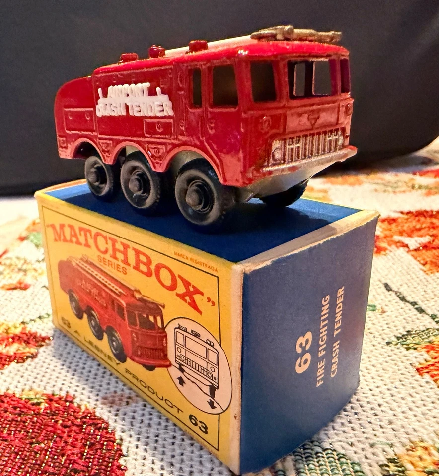 Vintage Lesney Matchbox #63 FIRE FIGHTING CRASH TENDER red Original Box COMPLETE - Image 2 of 4