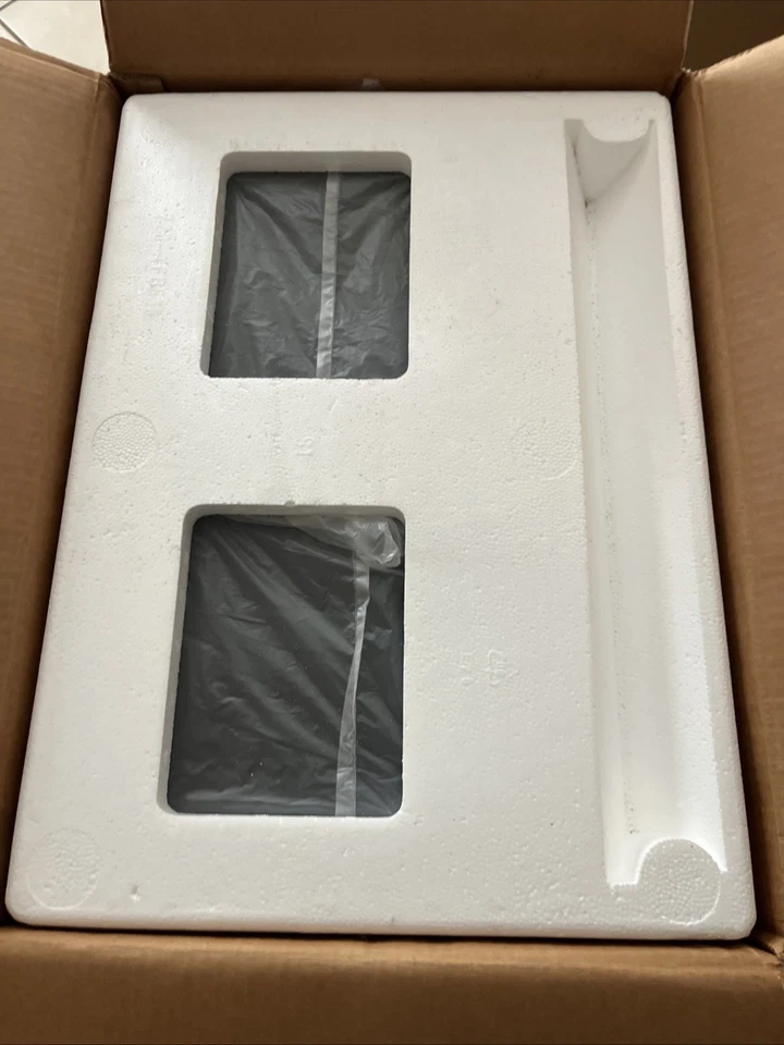 Phillips Magnavox mini hi-fi FW530C Multi CD Factory Sealed Opened For Pics - Image 2 of 4