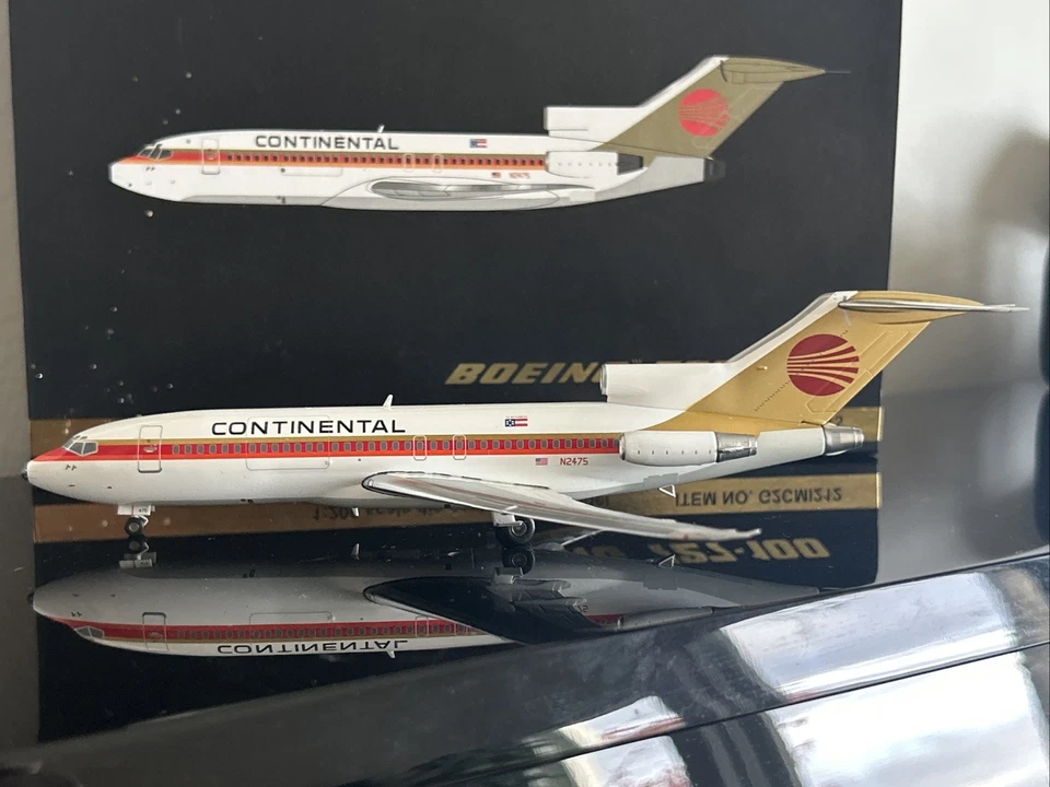 Gemini Jets 1:200 Continental Micronesia Boeing 727-100 N2475 albóndiga roja Foto 4 de 4
