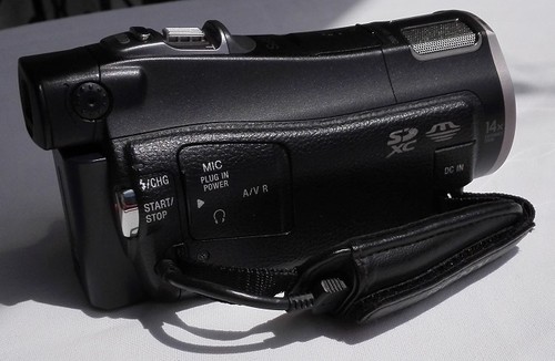 Sony Camcorder - Handycam HDR-CX 700 VE und Sony Stativ - Bild 3 von 7