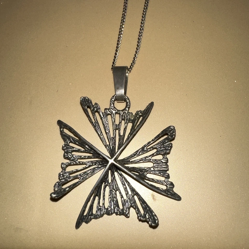 Collar colgante escultura cruz maltesa plata esterlina 925 Italia Unoaerre Foto 2 de 4
