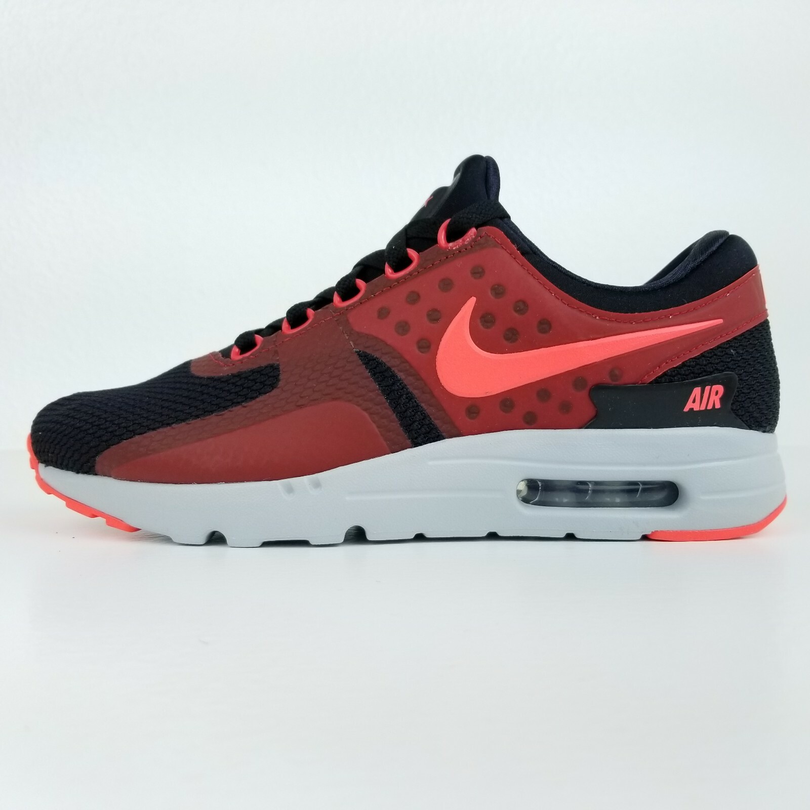 nike zero essential