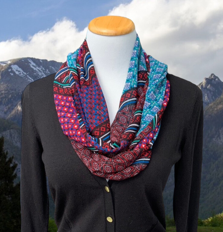 Calvin Klein Geometric Rectangular Lightweight Sc… - image 1