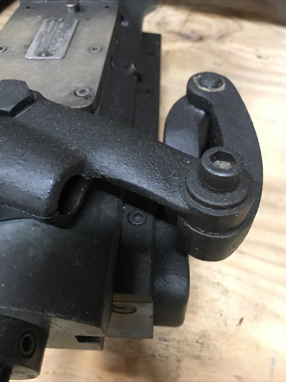 Hardinge DV-59 Model "L" 6 Position Bed Turret No Handle