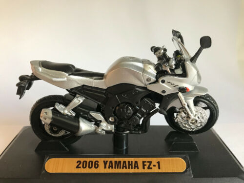 MOTOR MAX - Moto de 2006 couleur grise – YAMAHA FZ-1 - 1/18 - MMX76205GRIS - Photo 1/4