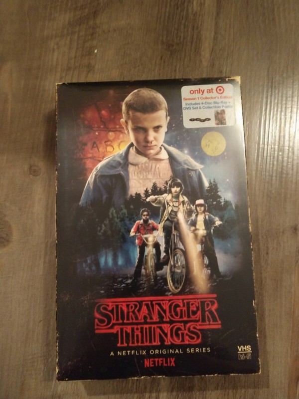 BRAND NEW! STRANGER THINGS SEASON 1 COLLECTOR'S ED., 4-DISC BLU-RAY + DVD SET!