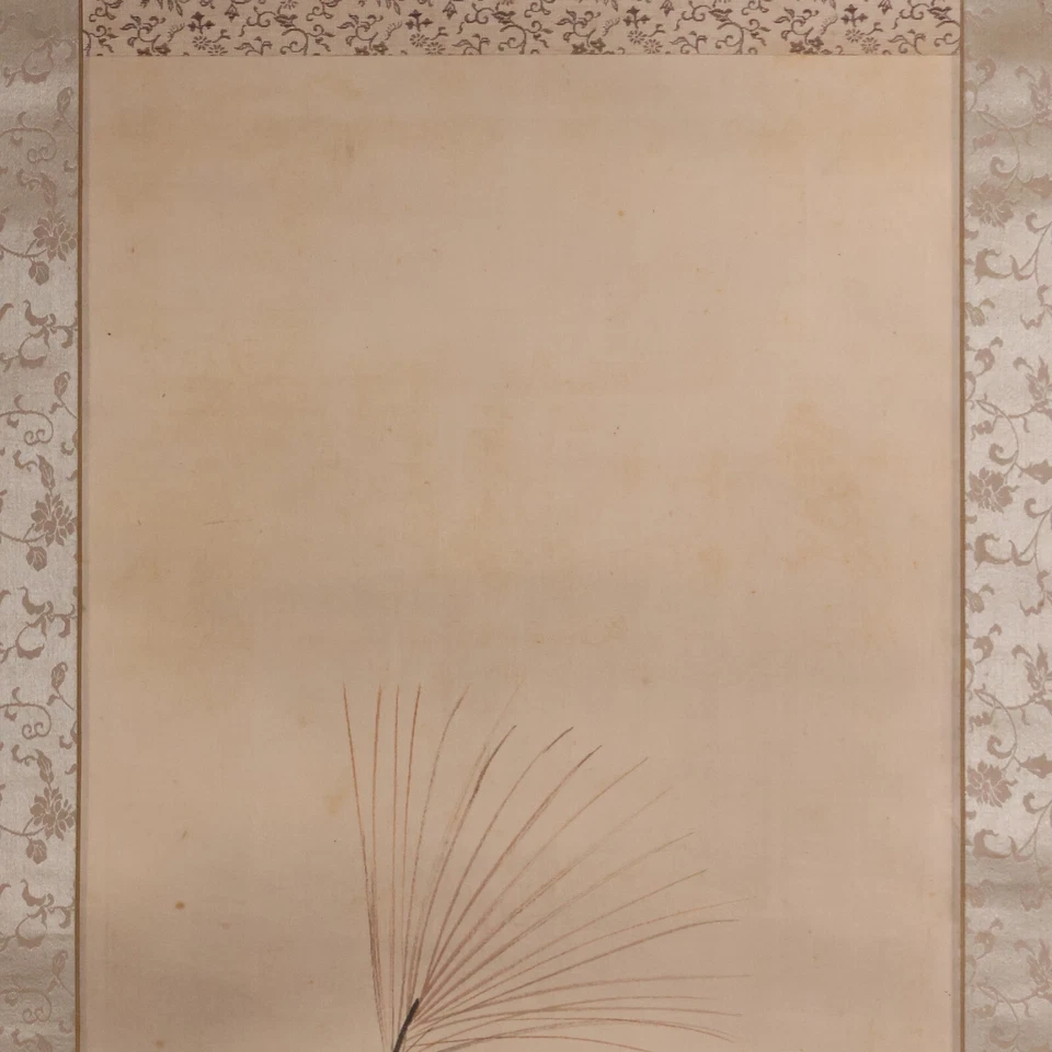 Pergamino colgante japonés pintado a mano 'Luna y hierbas de otoño' KAKEJIKU por Keiun Foto 3 de 4