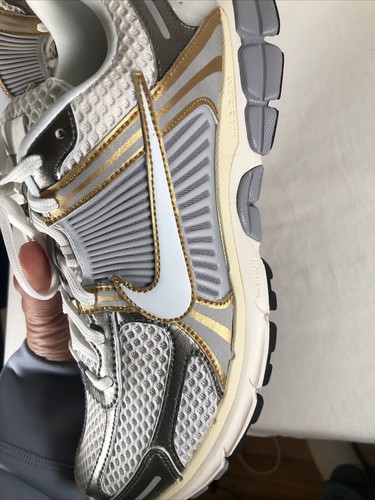 Nike Zoom Vomero 5 Platinum Tint Metallic Gold - Size 13 - Picture 6 of 16
