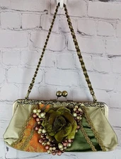 Victorian Style Floral Bead Lace Embellished Kiss Lock Chain Strap Evening Purse