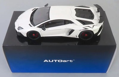 AutoArt 1/18 Lamborghini Aventador LP750-4 SV Pearl White Diecast Model 74555