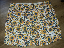 NWT Old Navy Everyday 7" Shorts Yellow Flowers - SZ. 10