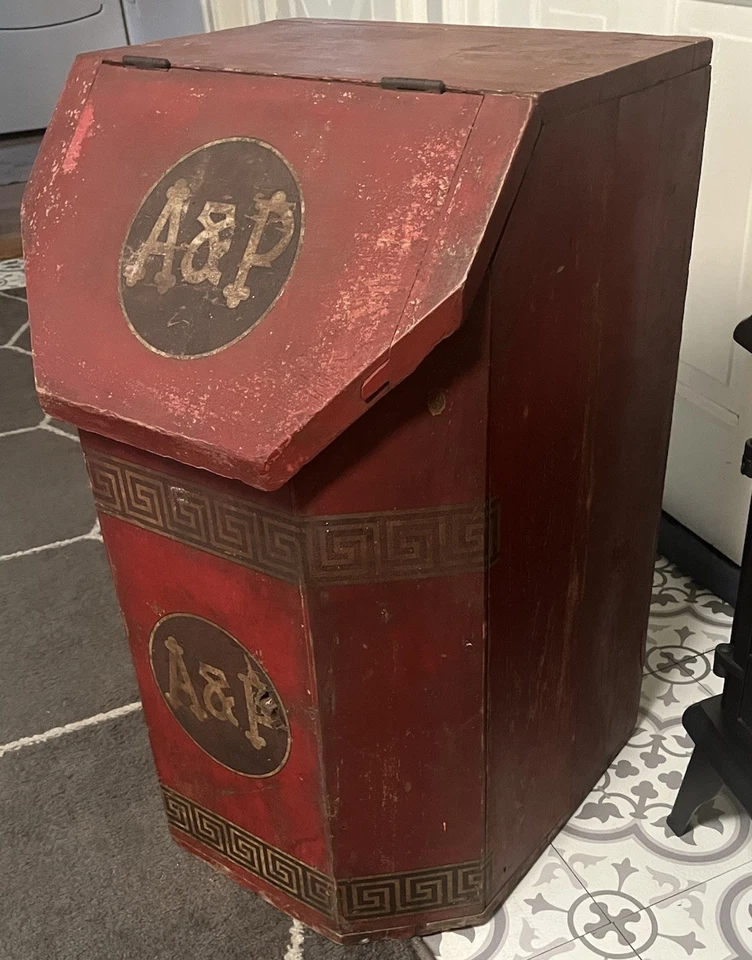 Cubo de té/café publicitario tienda "A&P" de madera roja Foto 2 de 4