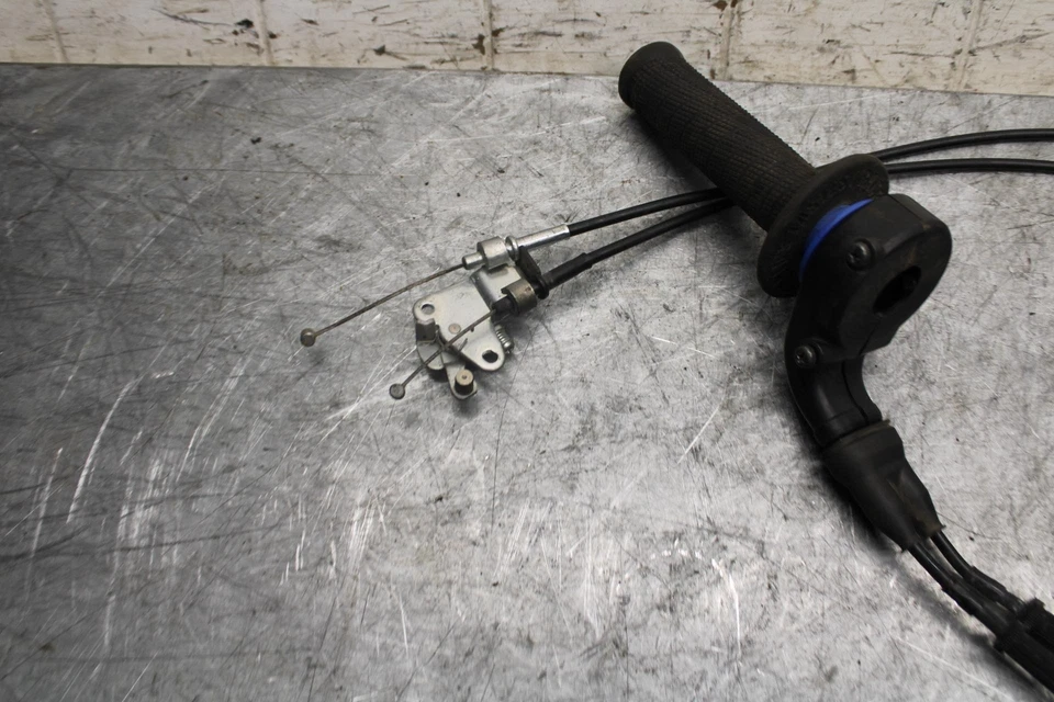 Kawasaki Ninja ZX6R ZX600R 2009 cable del acelerador guía de carcasa BB538 Foto 2 de 4