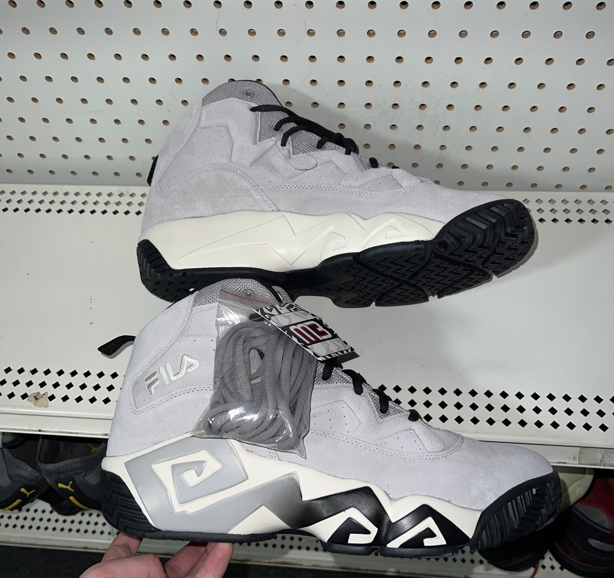 Fila MB Basketball Shoes Paloma Gardenia Grey Black 1BM01864-052
