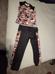 Body Gloves Rash guard Top And Bottom Medium/Large Never Used