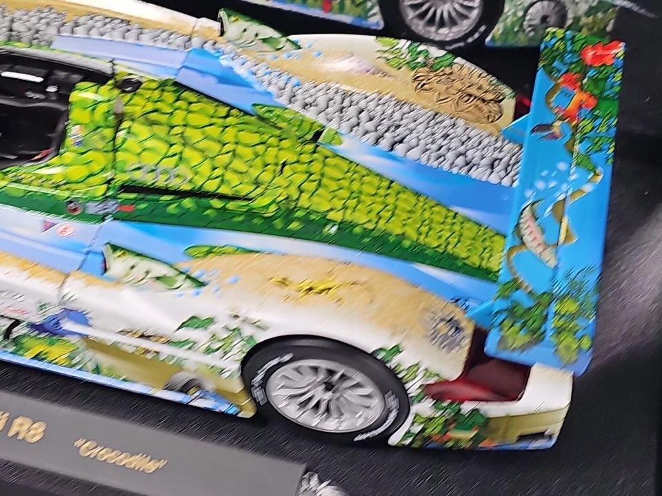 Modelo fundido a presión Maisto escala 1/18 Audi R8 cocodrilo verde blanco Foto 3 de 4