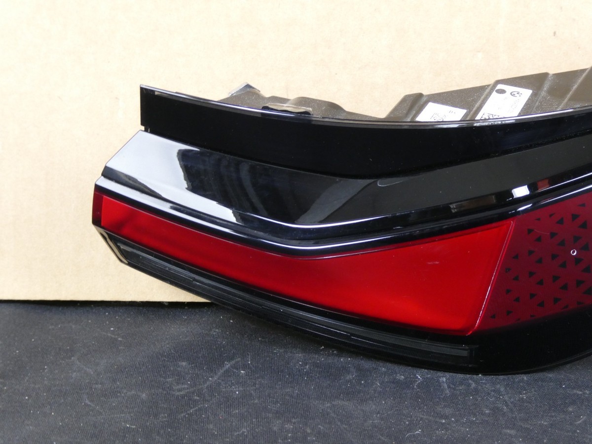 2023 2024 2025 BMW 7-Series i7 G70 Tail Light Right Passenger Side