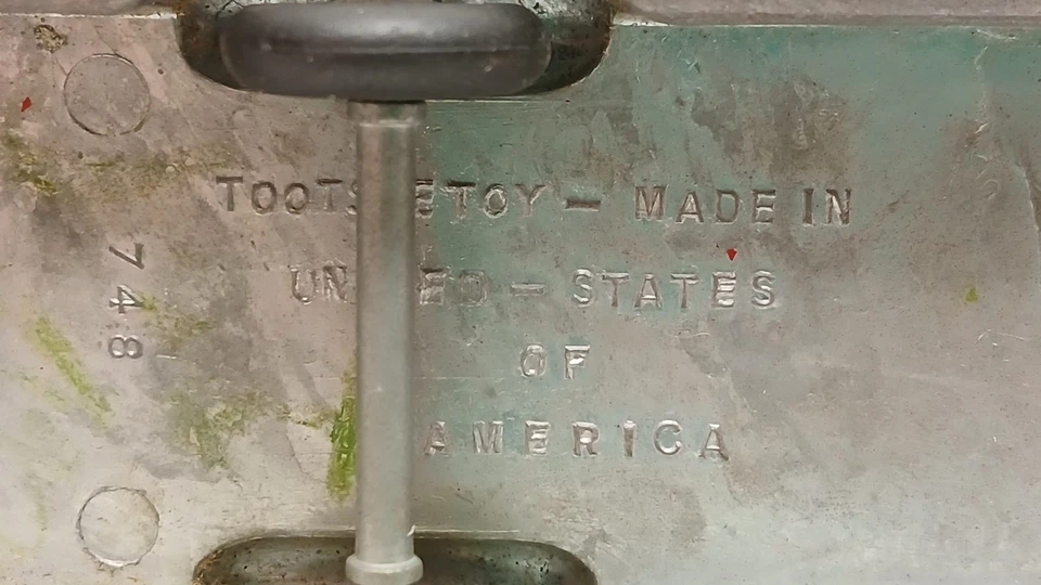 Camioneta pickup TootsieToy vintage de 6" con estacas laterales rojas acero prensado #748 Foto 4 de 4