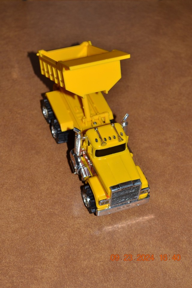 Schaper Stomper Battery Operated Mack Dump Truck Extremely Nice! eBay