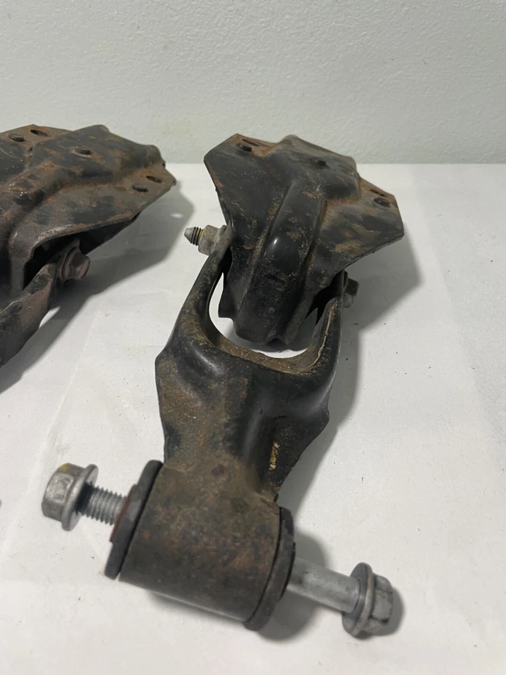 Soporte de montaje de motor OEM 1997-2005 Buick Century L/R soporte de motor delantero superior Foto 2 de 4