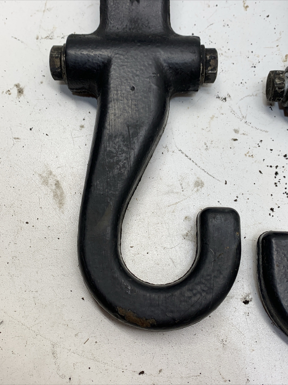 Front Tow Hooks WITH Hardware LH RH OEM 9907 w Bolts! Chevy Silverado